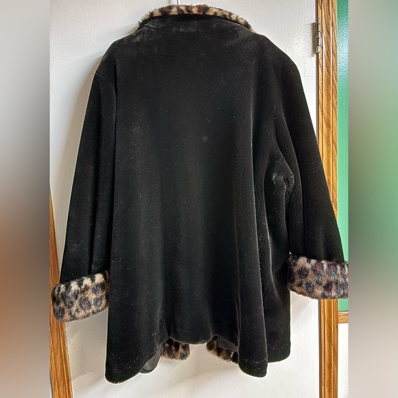 Stunning black & cheetah Olympia Limited Inc faux fur jacket - Picture 4 of 5